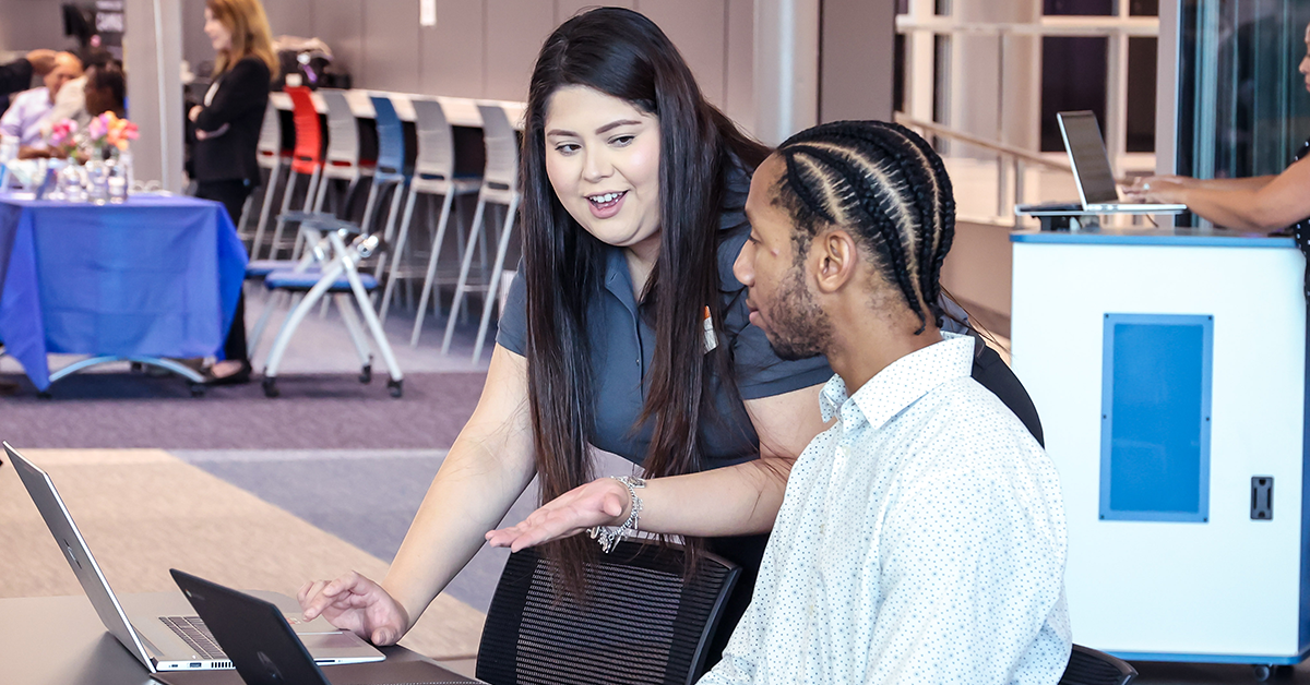 Learn How Digital Literacy Programs Help Job Seekers Build Skills for Today’s Workforce